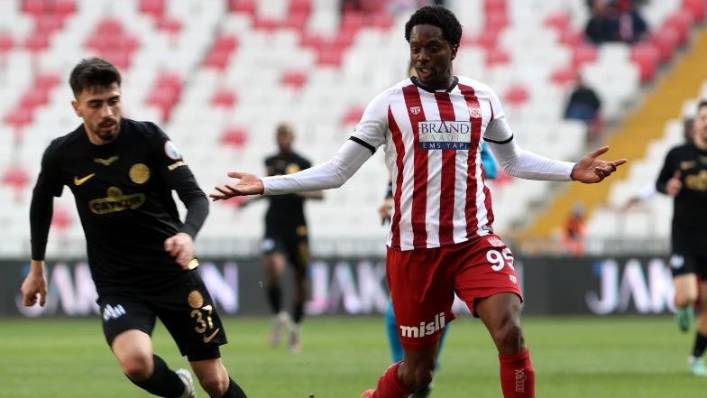 Sivasspor galibiyeti tek golle aldı - 2. Resim