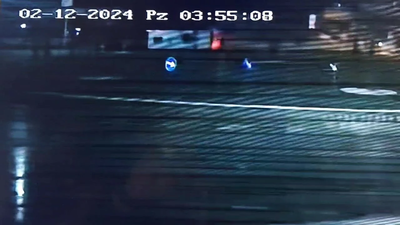 Balıkesir'deki ölümlü kaza anı görüntülere yansıdı: Otobüs bir anda devrildi