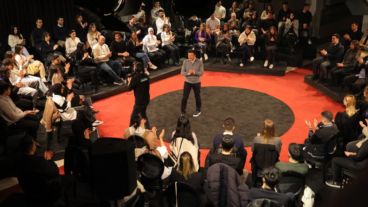 Hamza Dağ gençlerle bir araya geldi... Vaatlerini tek tek sıraladı - 3. Resim