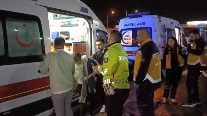 10 turistin yaralandığı feci kaza kamerada - 2. Resim