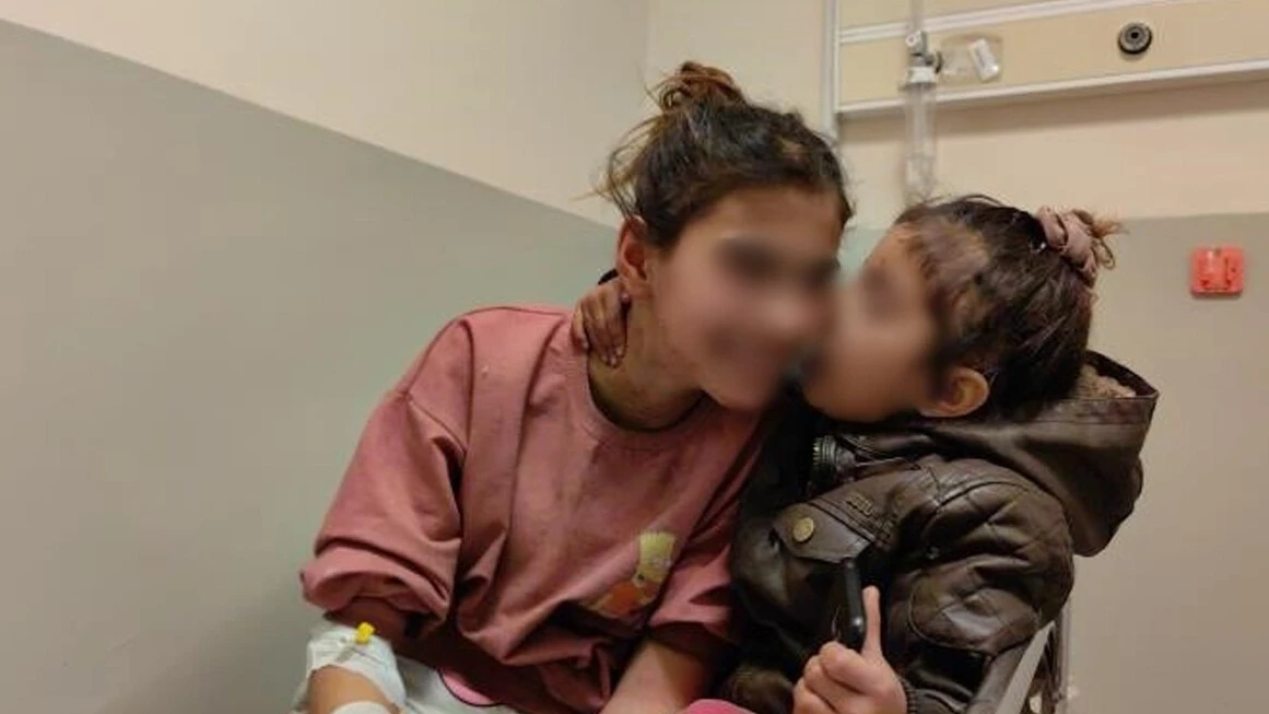 4 yaşındaki çocuk, camdan dışarıya bakıyor diye ablasını bıçakladı - 1. Resim