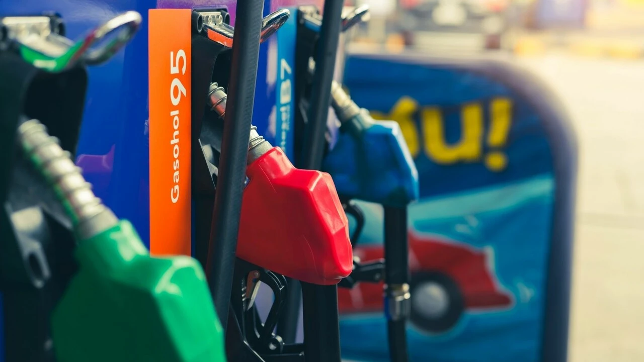 Akaryakıt zamları gözleri yıl sonuna çevirdi! Dolar 2024 yılı sonunda 3 haneye çıkacak mı? Yılın başından beri akaryakıt zamları - 2. Resim