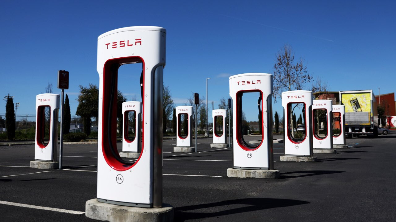 Bir otomobil devi daha Tesla&#039;nın elektrikli araç şarj standardına katıldı