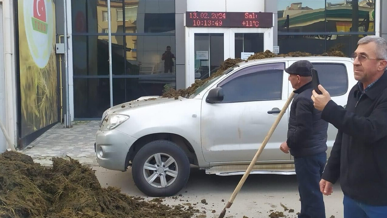 CHP başkan adayına &#039;dışkılı&#039; protesto: Onun yüzünden emekli olamadık