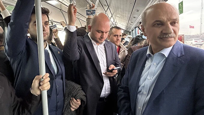 İBB Başkan adayı Aydın toplu taşımaya dikkat çekti: Şikayet var! - 1. Resim