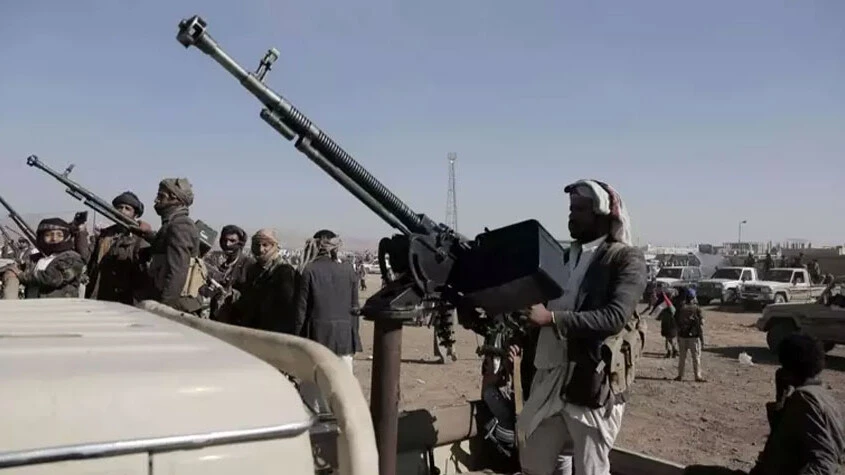 Kızıldeniz'de ilk: Husiler İran'a giden gemiyi vurdular