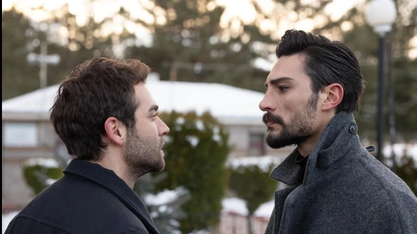 Oyuncular bir bir ayrılık kararı almıştı! Safir dizisinden izleyicisini üzen haber geldi