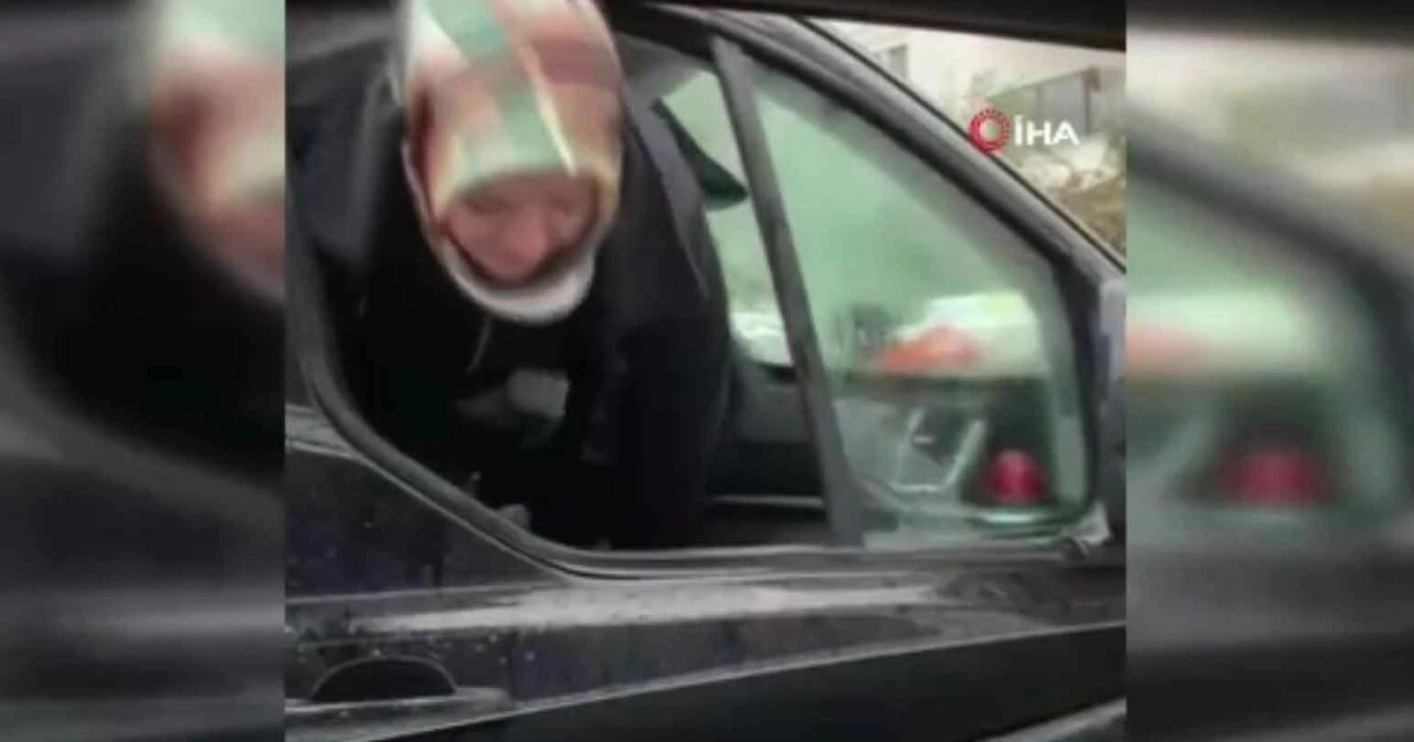 Selde personel kurtarma operasyonu! Araçtan araca geçtiler - 1. Resim