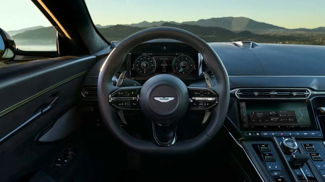 Yeni Aston Martin Vantage, şık tasarımı ve müthiş özellikleriyle tanıtıldı