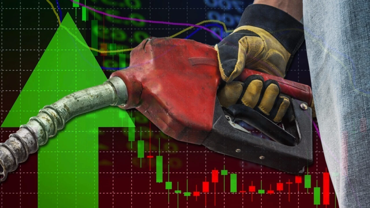 Akaryakıt fiyatları rekorlara merdiven dayadı! Motorinden sonra benzine zam yolda - 1. Resim