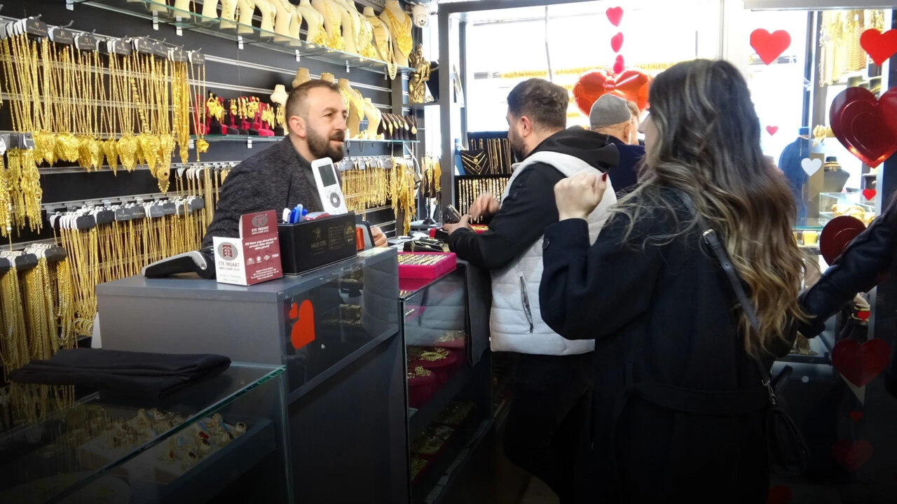 Altın fırladı, Sevgililer Günü’nün tadı kaçtı! Bütçe artık imitasyona yetiyor