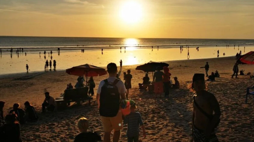 Bali adasına giriş ücretli hale geldi! Yabancı turistler vergi ödeyecek