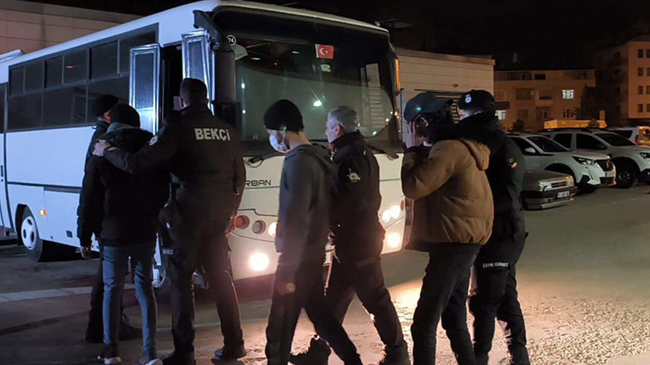 Bursa&#039;da 12 düzensiz göçmen yakalandı