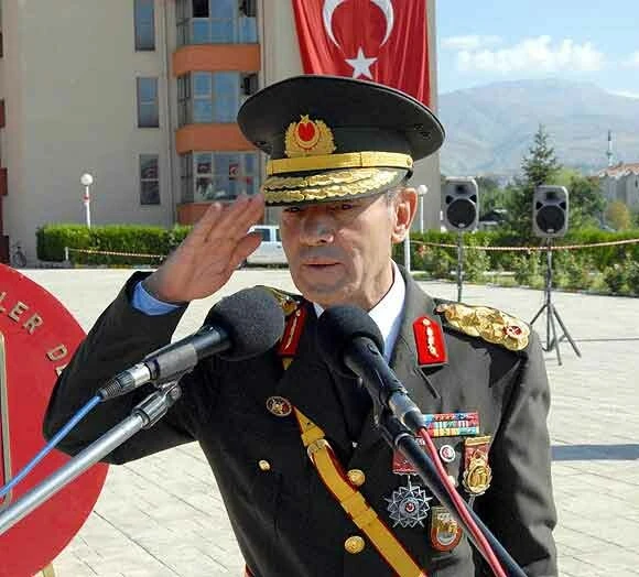 Emekli Orgeneral Saldıray Berk, hayatını kaybetti: Bayraktar'dan özel vefat mesajı
