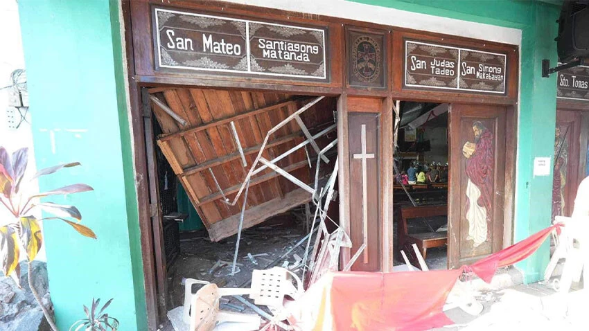 Filipinler'de kilise çöktü: Ölü ve yaralılar var