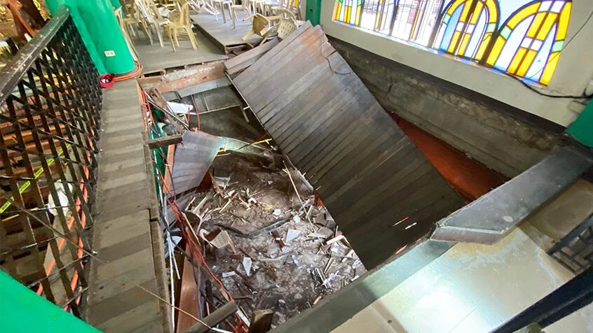 Filipinler'de kilise çöktü: Ölü ve yaralılar var