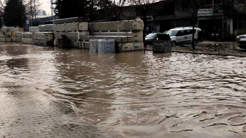 Her sağanak aynı görüntü! Vatandaş çileden çıktı  - 1. Resim