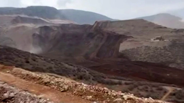 İliç'teki heyelan anından yeni görüntüler! Toprak altında kalmaktan son anda kurtuldular