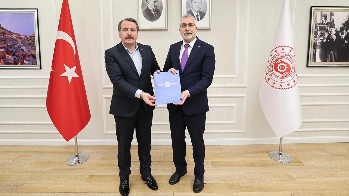 Memur ve emekliyi ilgilendiriyor! Maaşları artıracak 3600 ek gösterge için sürpriz görüşme - 1. Resim