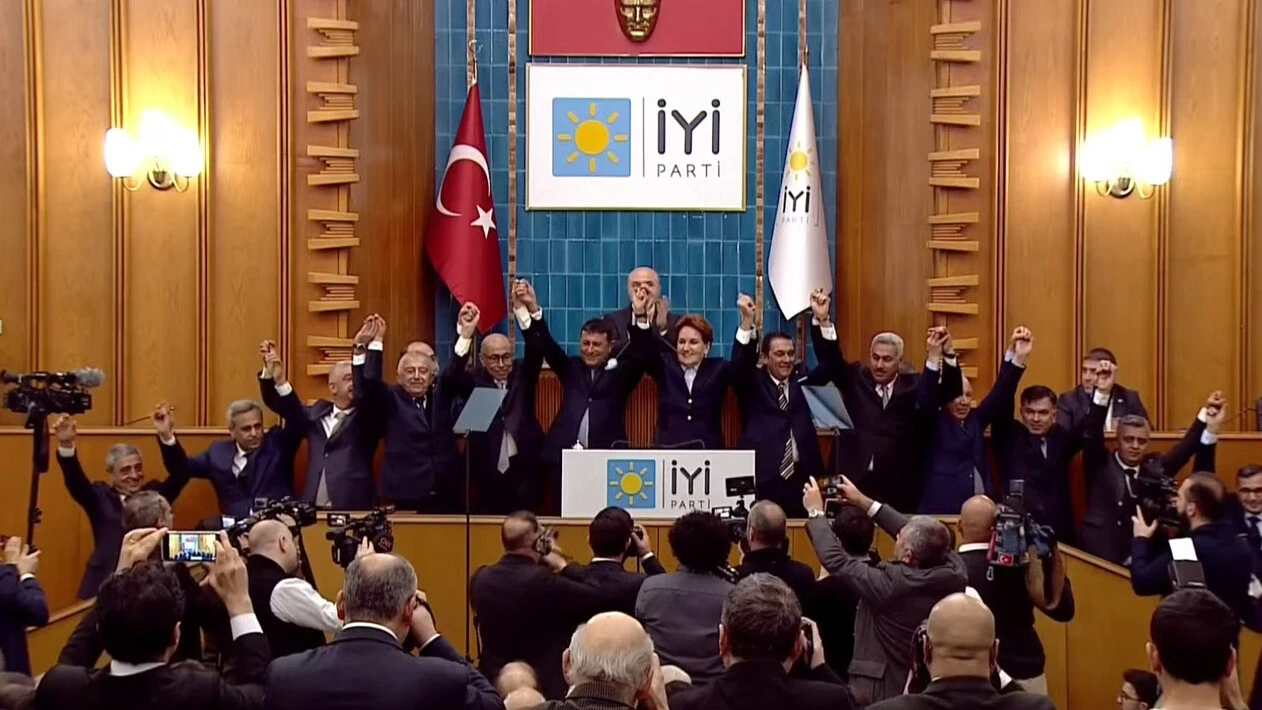 Meral Akşener açıkladı! CHP'den istifa eden isim İYİ Parti'den aday oldu  - 3. Resim