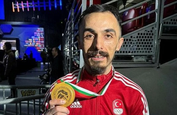 Milli halterci Kaan Kahriman'dan altın madalya - 2. Resim