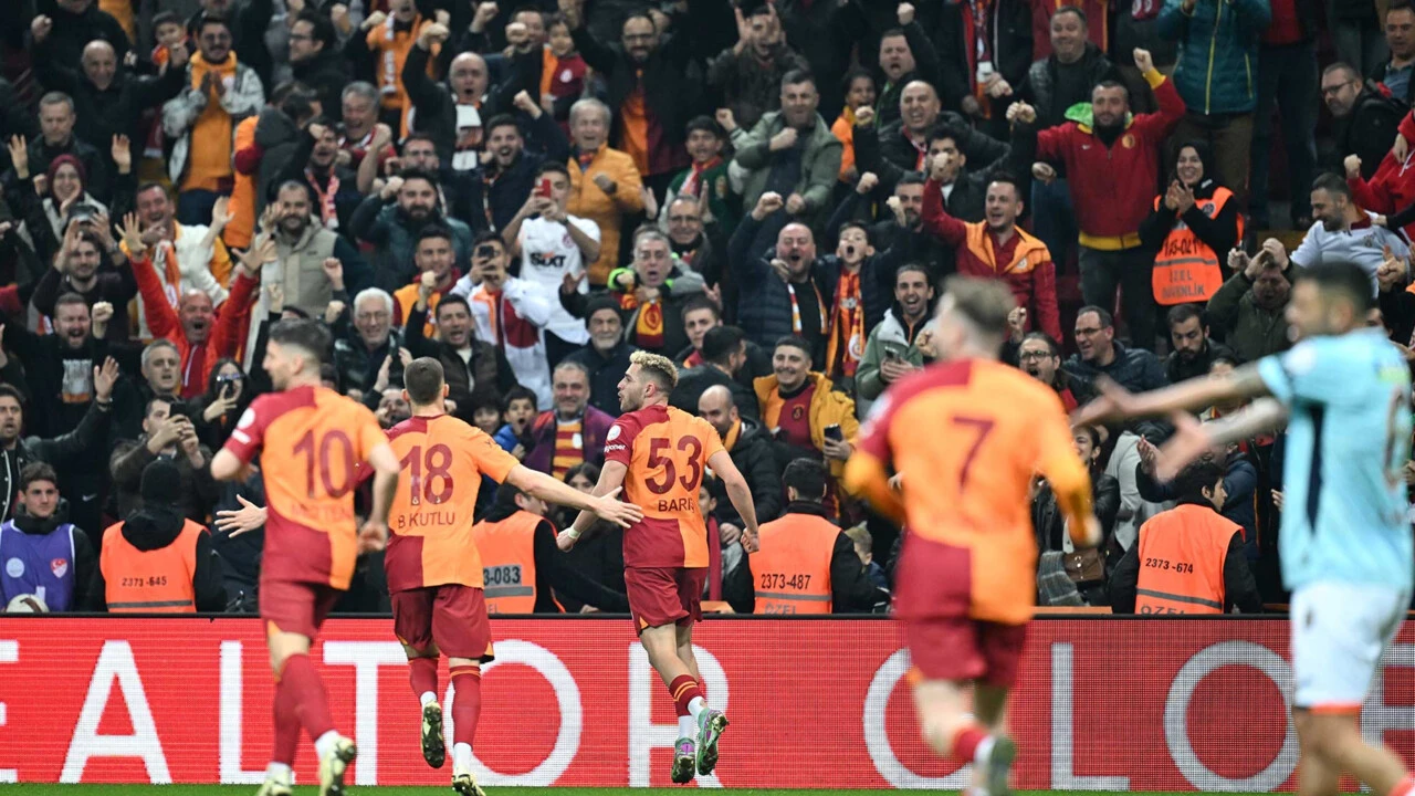 Okan Buruk'tan Galatasaraylı futbolculara uyarı: Turu rövanşa Prag'mayın - 1. Resim