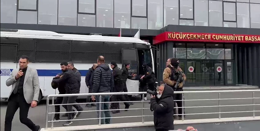 Son dakika: Küçükçekmece'deki saldırıya ilişkin 3 kişi tutuklandı - 1. Resim