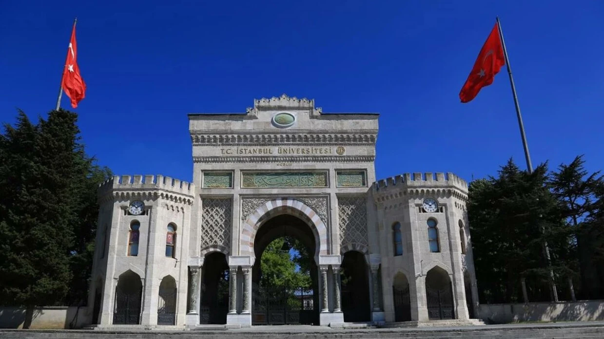 Tepkiler sonrası harekete geçti! İstanbul Üniversitesi'nden ziyaret açıklaması...