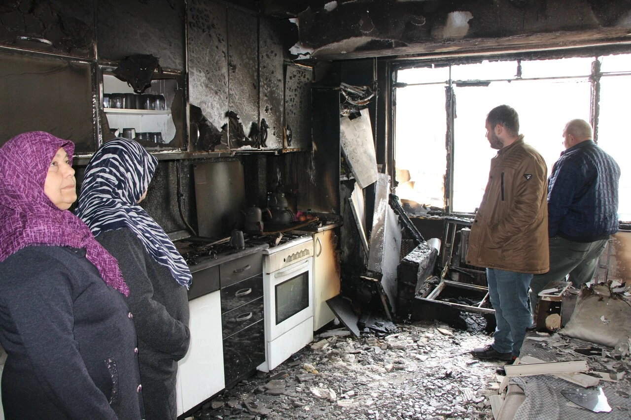 Yangında tüm eşyalar küle döndü bir tek Kur'an-ı Kerim sağlam kaldı