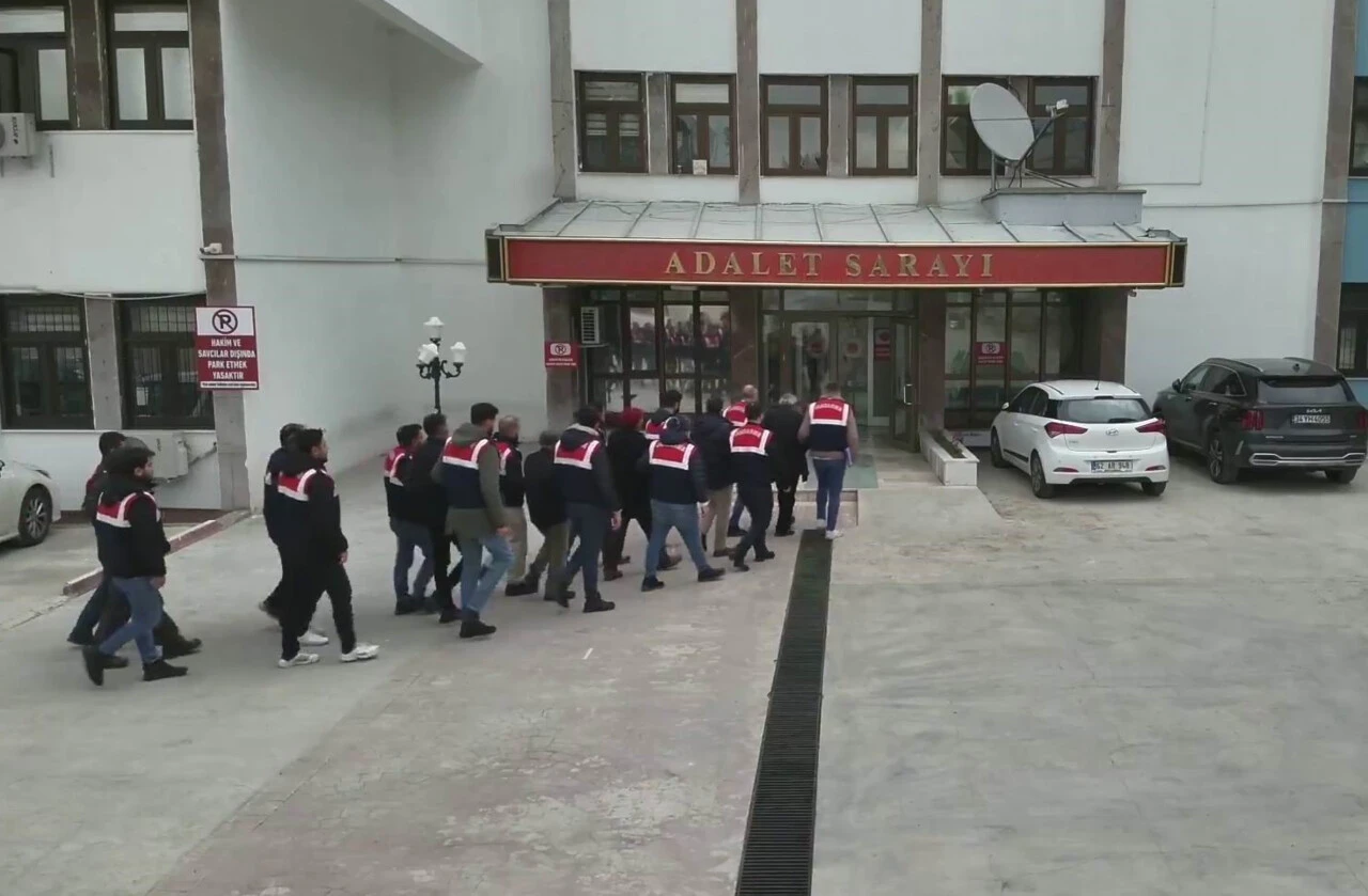 3 ilde PKK'ya ağır darbe!