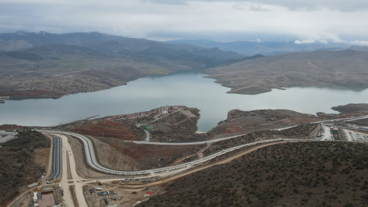AFAD'dan madende göçük altında kalan işçiler için son durum açıklaması - 1. Resim