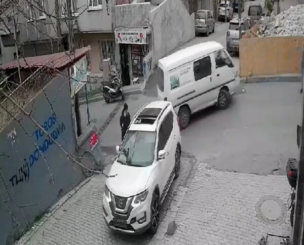 Bakan Tunç'tan AK Parti programına saldırıya dair açıklama: Hain saldırılar amacına ulaşamayacak - 1. Resim