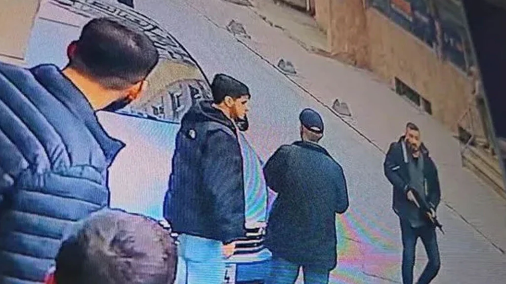 Küçükçekmece'deki AK Parti programına saldırıda hayat kurtaran soru! Aziz Yeniay: Planlı bir terör saldırısı - 1. Resim