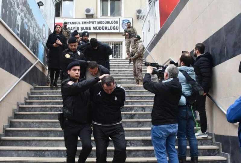 Küçükçekmece'deki AK Parti programına saldırıda hayat kurtaran soru! Aziz Yeniay: Planlı bir terör saldırısı - 3. Resim