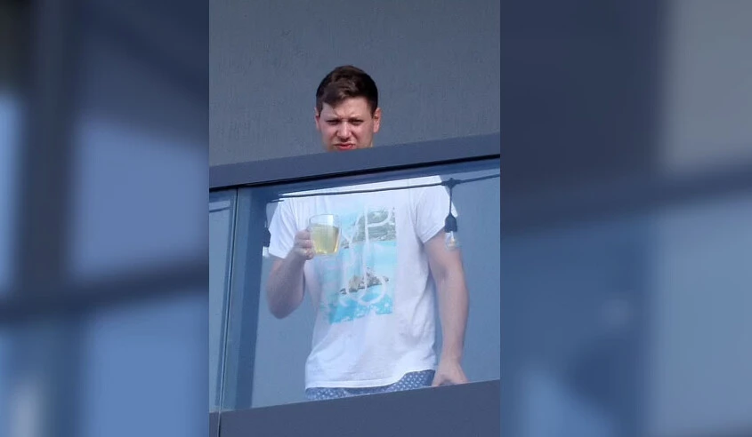 Netanyahu'nun oğlu Yair'in ABD'de savaştan bir haber lüks hayatı - 2. Resim