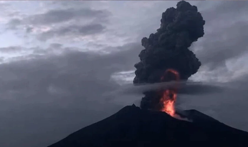 Sakurajima Yanardağı patladı: Külleri 5 bin metreye yükseldi - 1. Resim