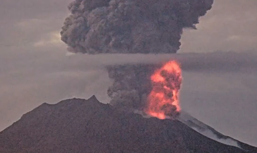 Sakurajima Yanardağı patladı: Külleri 5 bin metreye yükseldi - 2. Resim