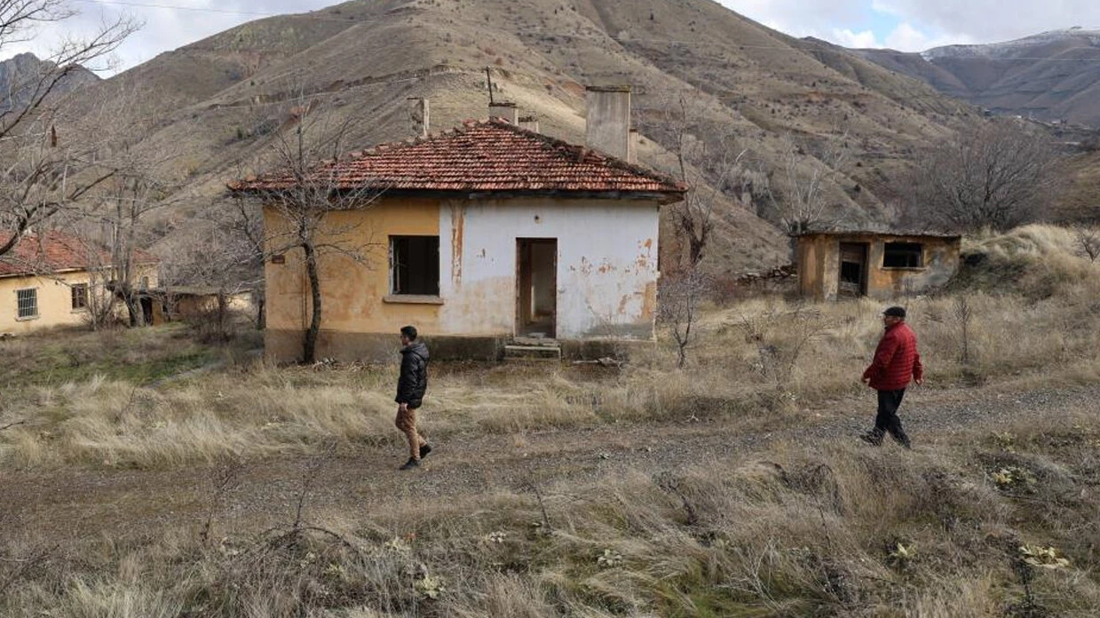 Bir zamanların küçük Paris’i şimdi terk edilen Çernobil’i andırıyor - 6. Resim