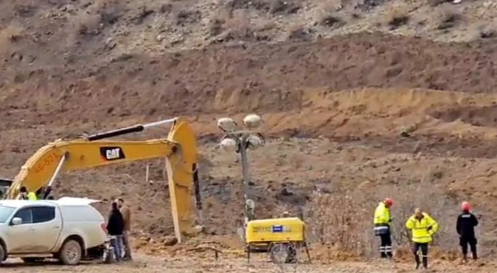 Toprak kayması Erzincan göçük altında kalanların isimleri! <a href=
