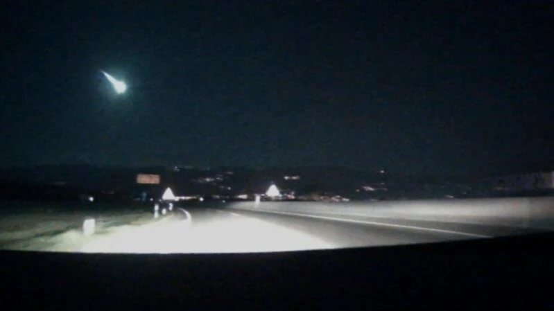 İzmir'de heyecanlandıran görüntü! Vatandaşın araç kamerasına yansıdı