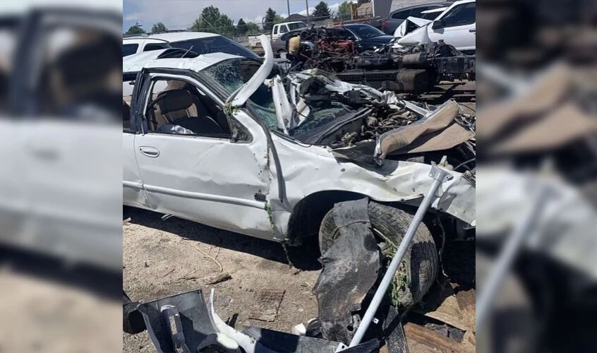 Korkunç olay... Aracın camından havaya fırladı! Elektrik tellerinde bir saat asılı kaldı