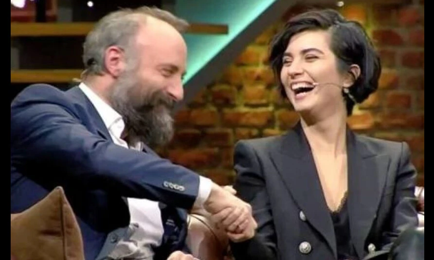 Üçüncü kez aynı projede yer alan Tuba Büyüküstün ile Halit Ergenç’i ilk kez böyle göreceksiniz - 1. Resim