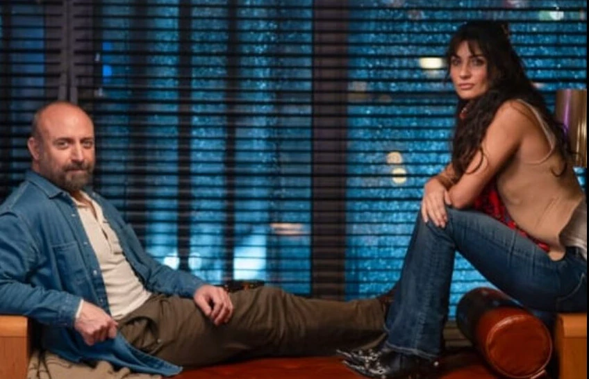 Üçüncü kez aynı projede yer alan Tuba Büyüküstün ile Halit Ergenç’i ilk kez böyle göreceksiniz - 2. Resim