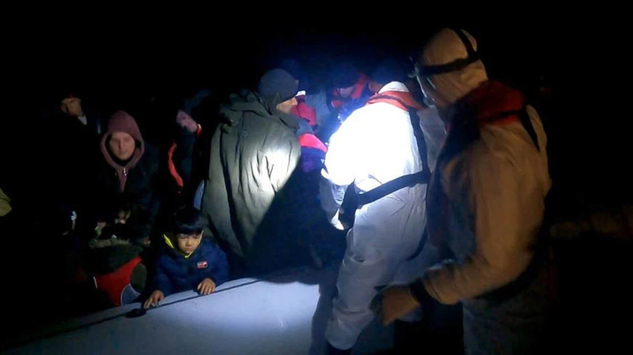 Yunanistan geri itti, Türkiye kurtardı! İzmir açıklarında 78 düzensiz göçmen yakalandı