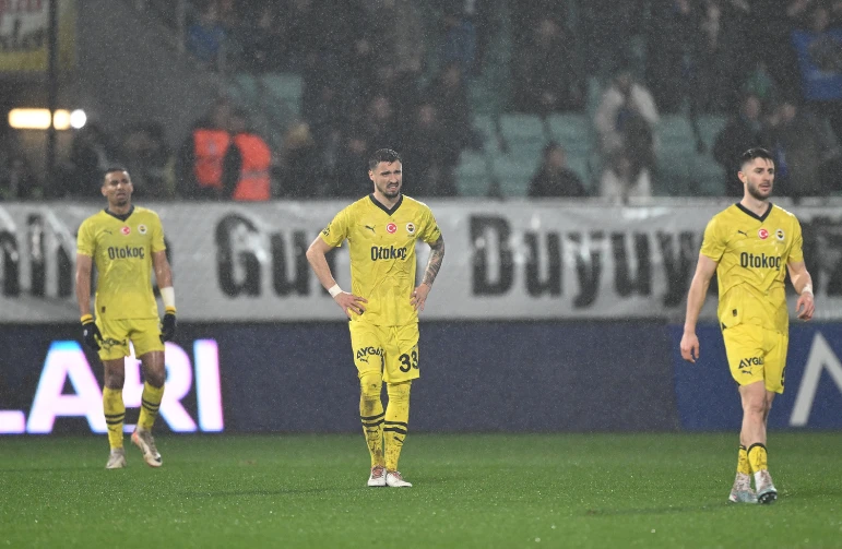 Fenerbahçe Rizespor deplasmanından lider döndü - 2. Resim
