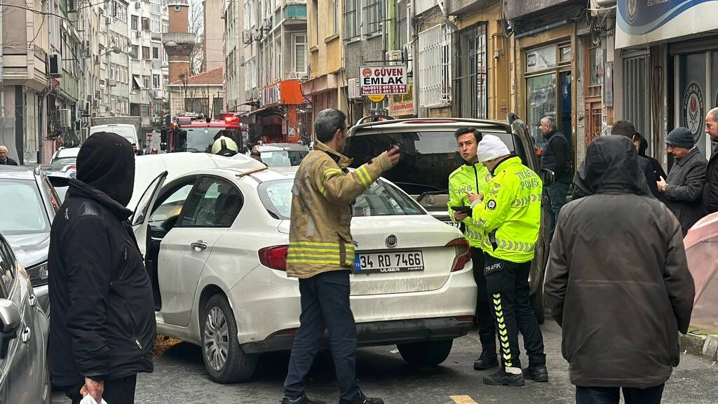 İstanbul Fatih'te hareketli dakikalar! Amerikalı şahıs ortalığı karıştırdı - 1. Resim