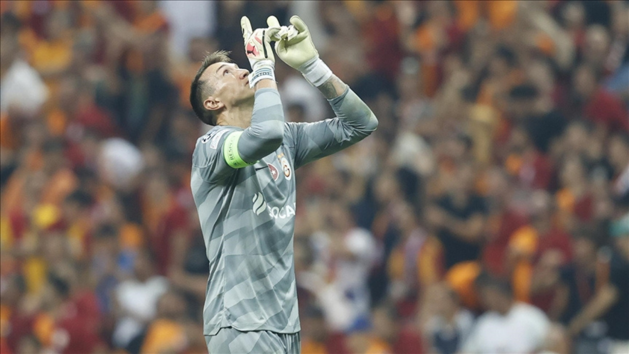 Muslera&#039;dan Galatasaray&#039;ın yeni sözleşme teklifine cevap