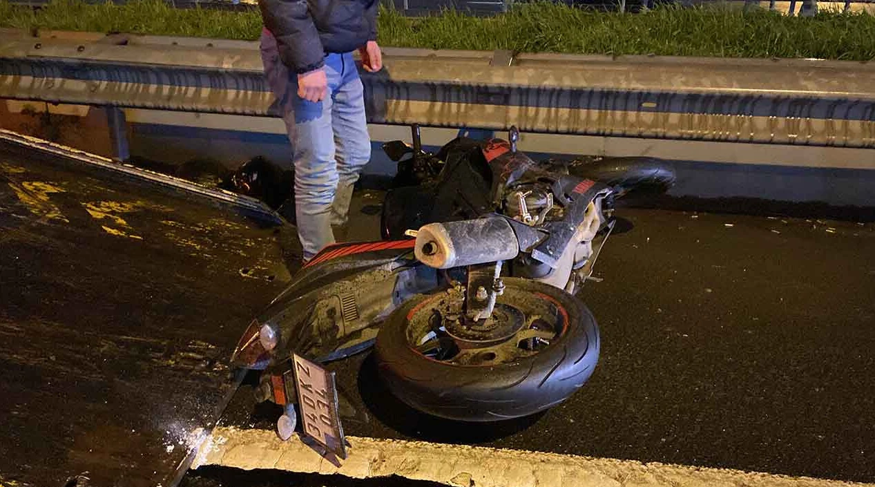 Şişli'de feci kaza: Bariyerlere çarpan motosiklet sürücüsü hayatını kaybetti - 2. Resim