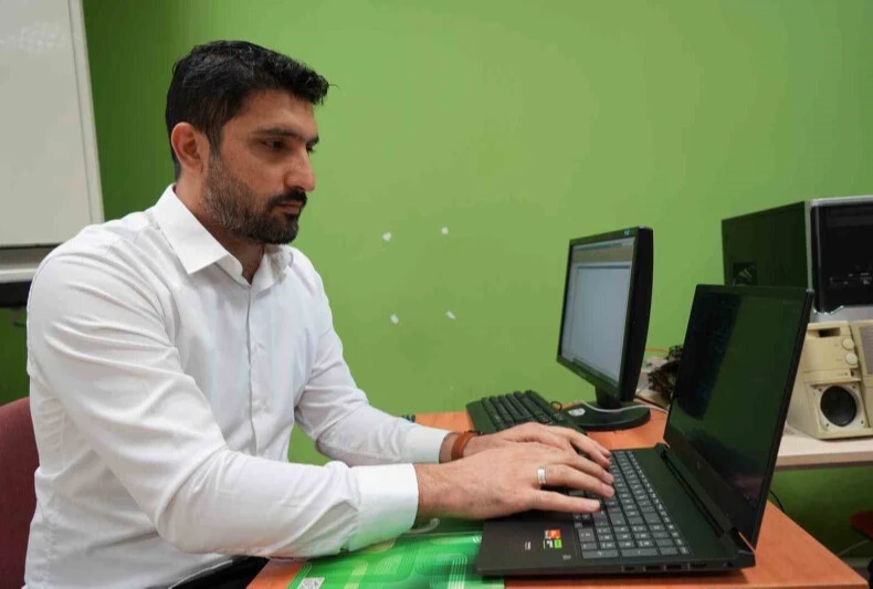 Yapay zekanın tehlikeli yüzü: Deepfake ile ünlülerin sesini taklit edip vurgun yapıyorlar - 1. Resim