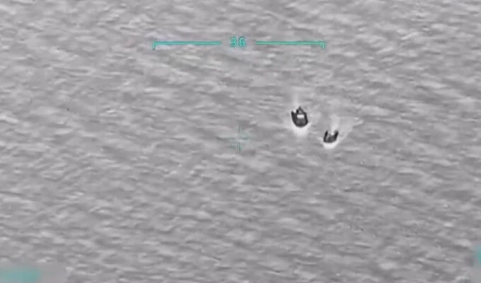 Yunanistan'ın ölüme terk ettiği göçmenleri Sahil Güvenlik kurtardı - 1. Resim